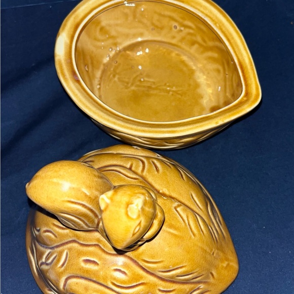 Squirrel On Walnut Cookie Jar Or Candy Dish Vintage - Picture 3 of 5